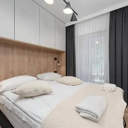 Apartmán Nowoczesny Z Klimatyzacja I Parkingiem By Renters Prestige Vratislav