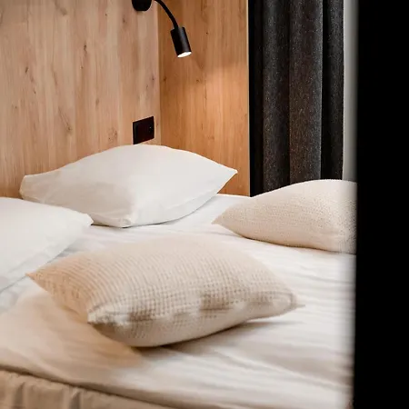 Nowoczesny Z Klimatyzacja I Parkingiem By Renters Prestige Apartman
